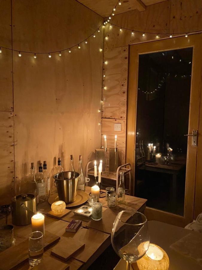 35 Mins To Central London. 3 Bedrooms. 2 Bathrooms With Garden エクステリア 写真