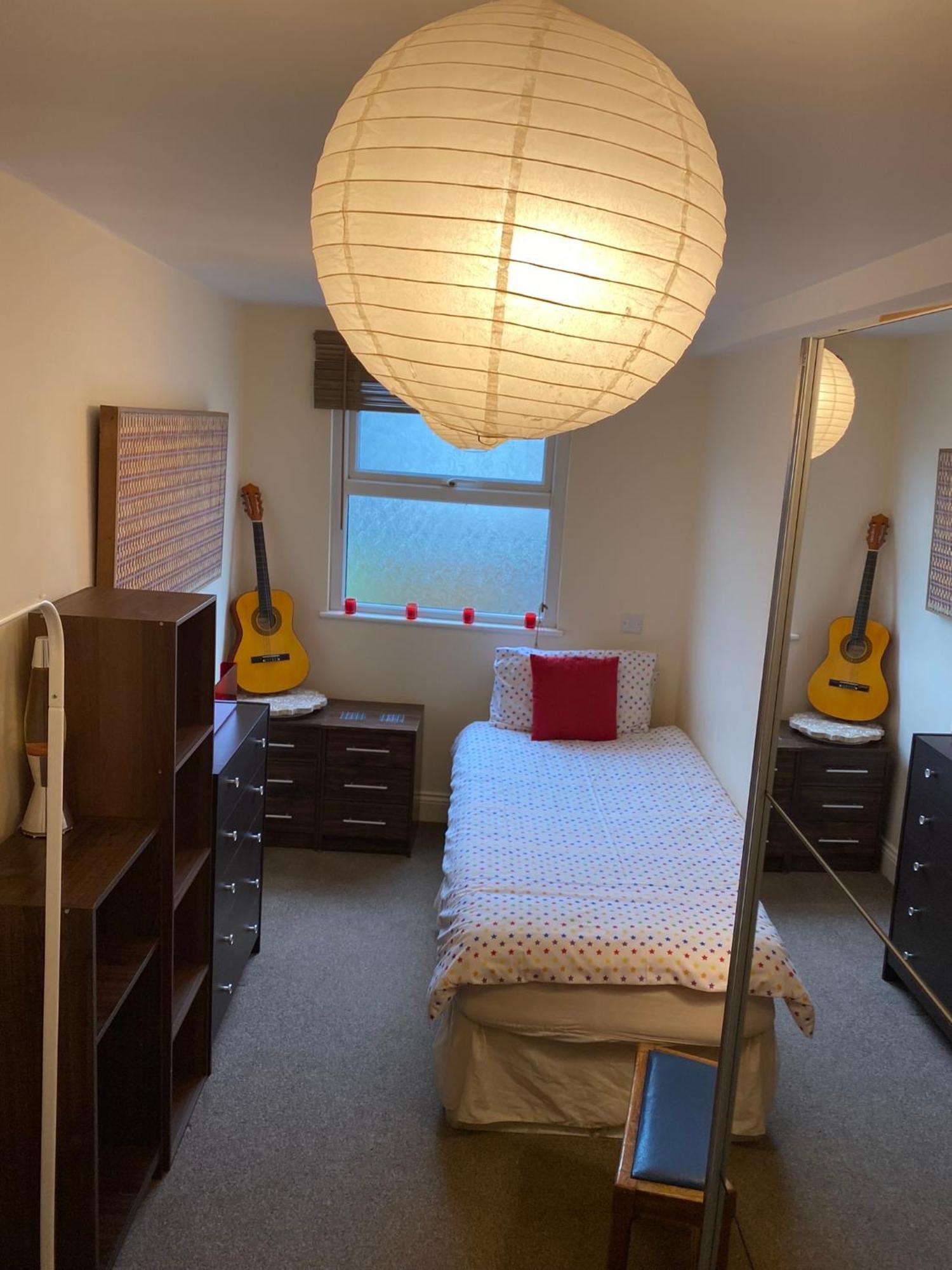 35 Mins To Central London. 3 Bedrooms. 2 Bathrooms With Garden エクステリア 写真